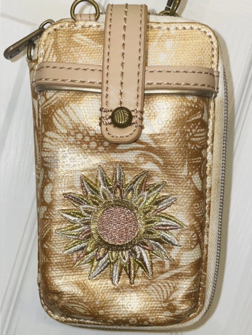 SAKROOTS Sunflower Spirit Desert Crossbody Wristlet Wallet Retail $48